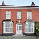 Host & Stay - Trafalgar Road