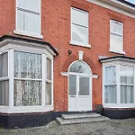 Host & Stay - Trafalgar Road
