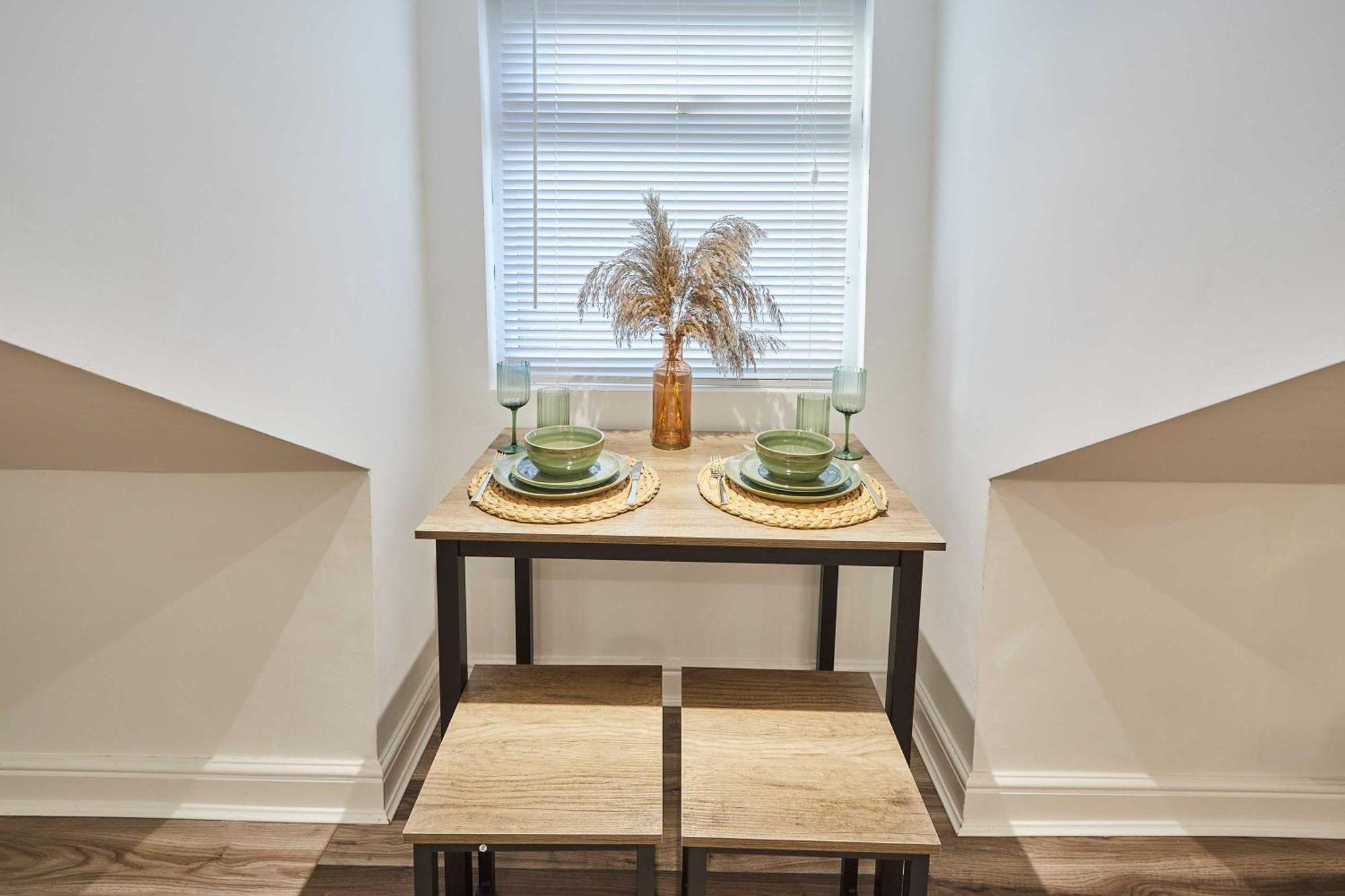 Host & - Trafalgar Road Apartment