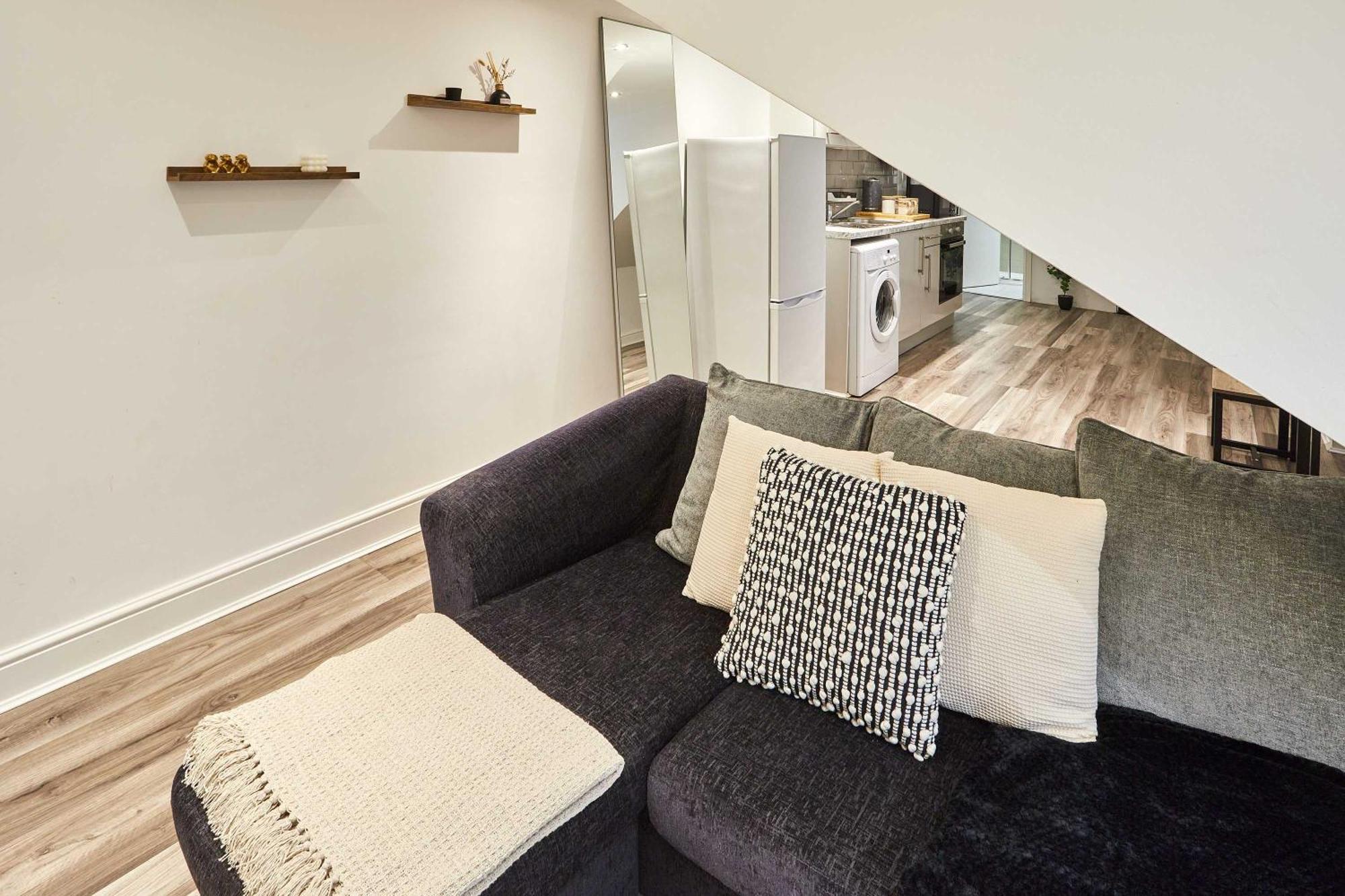 Apartment Host & - Trafalgar Road